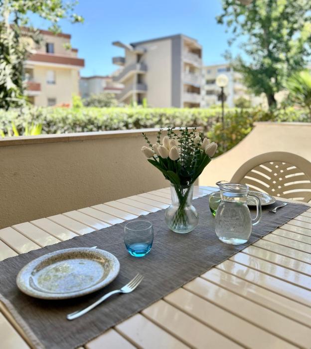 Nuras - Casa Flor Seaside