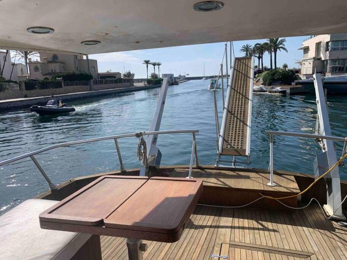 NUIT EXCEPTIONNELLE SUR UN SUPERBE BATEAU Yacht !