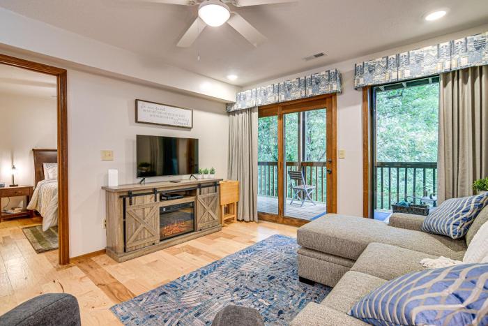 Hike and Leaf Peep! Condo 2 Mi to Silver Dollar City