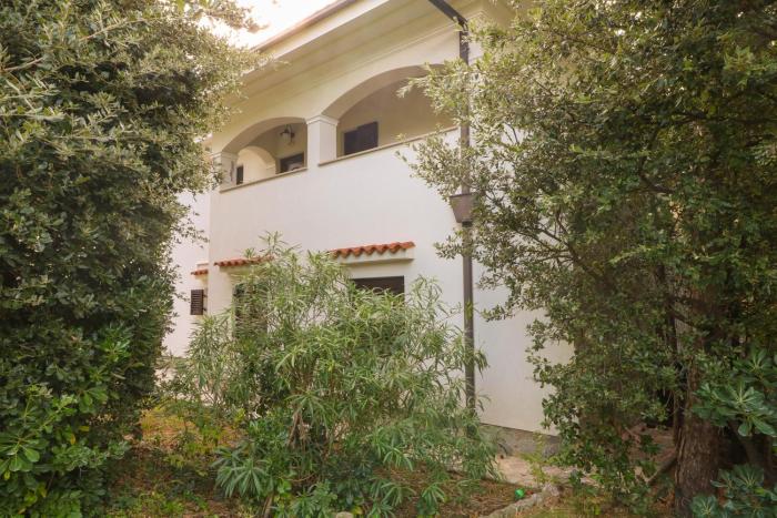 Apartments with parking spaces Baska, Krk - 19530