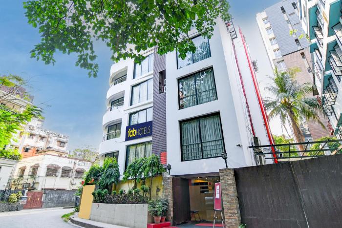 FabHotel Ballygunge Luxury - Behind Punjab Club