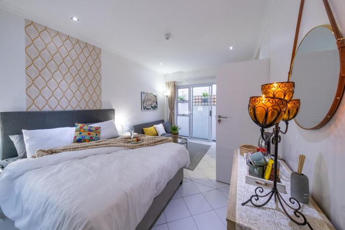 Cosy and Central in Claremont