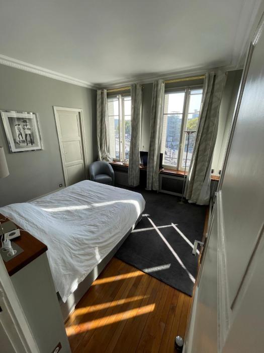 Chambre dans appartement luxueux