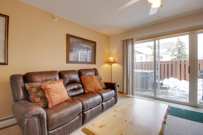 Condo in Cedar Creek with Shuttle to Big Sky Resort!