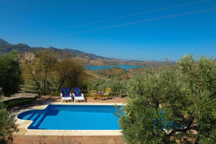 La Zarza by Vintage Travel