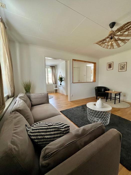 Cozy apartment in Jädraås nestled near the lake just 10 minutes from Kungsberget