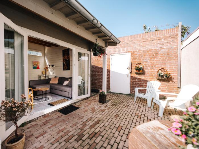 Rosas Cottage, garden and free parking