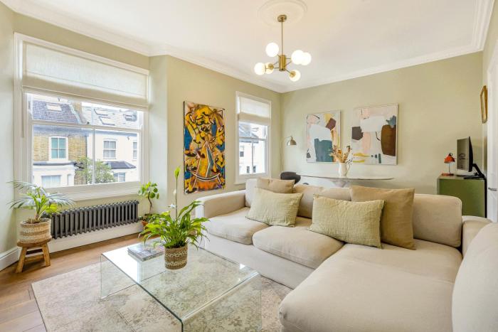 Peaceful multilevel 2BR flat with Garden in Fulham