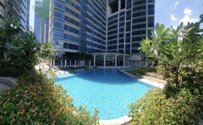 2BR at the FORT BGC near Malls, Restaurants & Shops