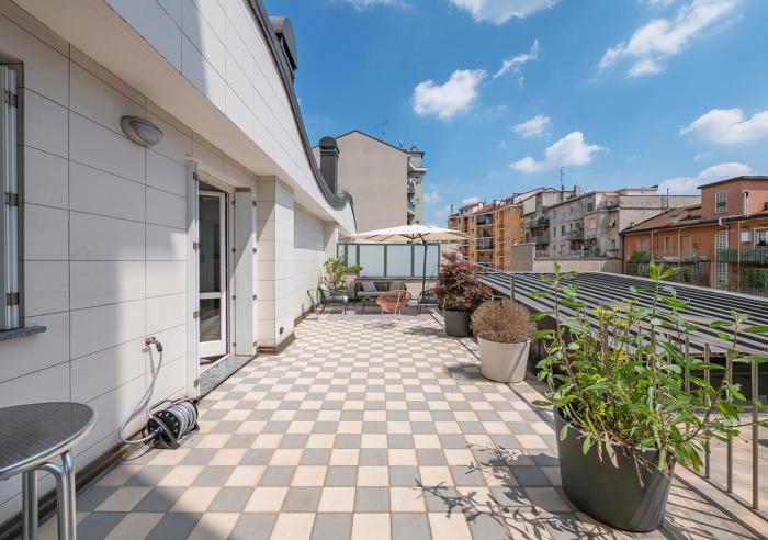 Penthouse in Milan - 2 terraces and Netflix