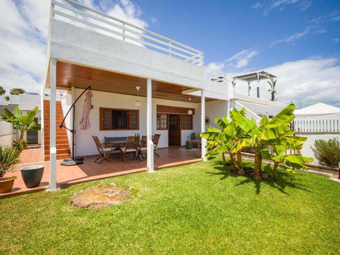 Banana House in Top Location by CanaryScape