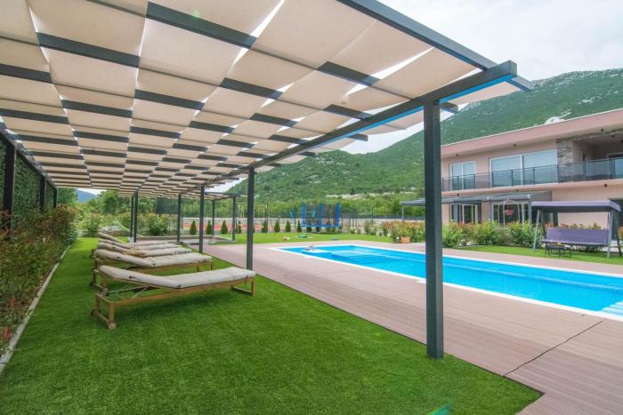 Villa Sky D 9&1 with tennis court and heated pool
