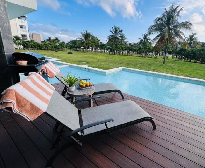 Oceanfront walkout pool Mareazul La Casa Bonita