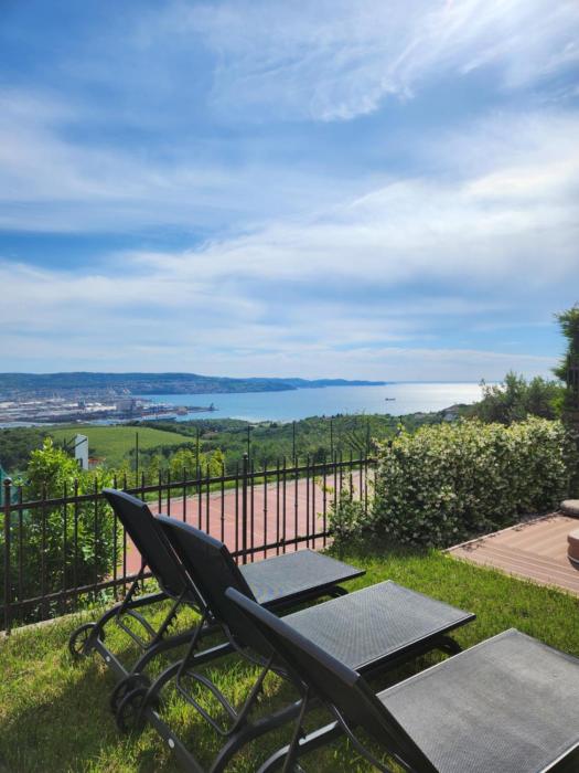 Apartment Koper with Sea View and jacuzzi