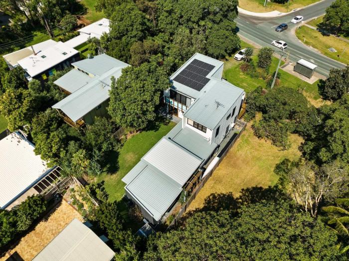 Gabura by Discover Stradbroke