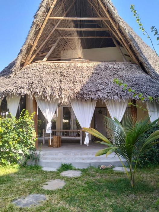 Cosy cottage 2 Marine Park at Malindi Beach