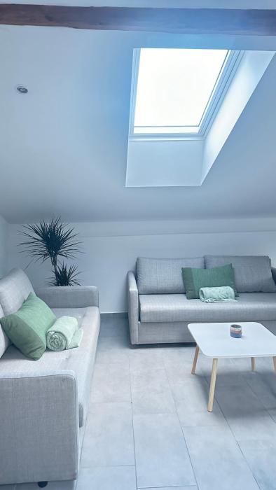 OLD SQUARE HOUSE - HIŠA NA STAREM TRGU