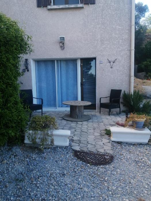studio meublé et équipé