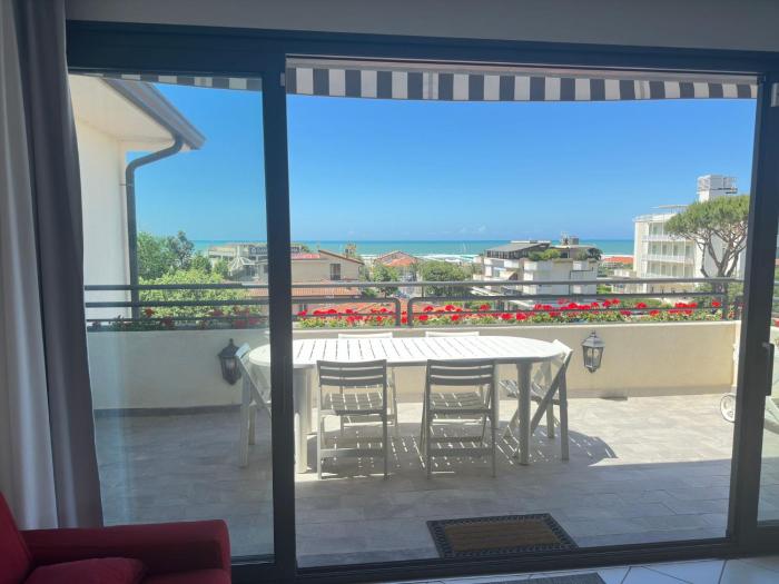 Luxury Pentohuse near the Beach