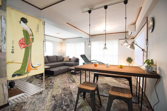 Shinjuku 3 min walk from station #projector #OH2