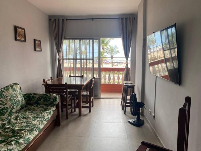 Frente para o mar - prático e acolhedor