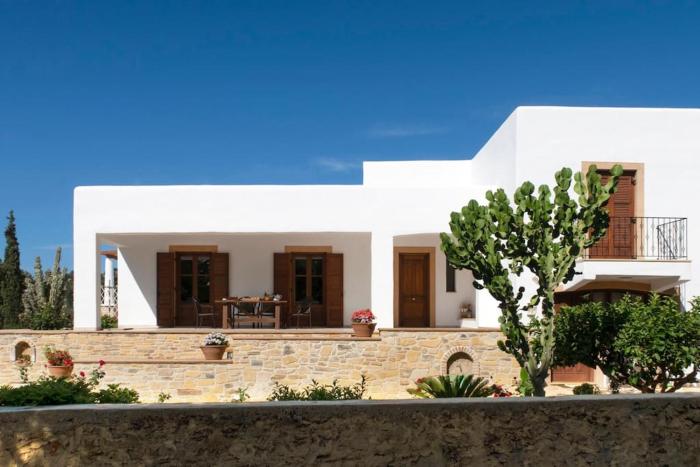 Polixenis House