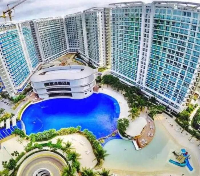 Staycation with Wave Pool at Azure Urban Residence