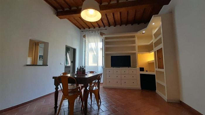 Livornine Appartamento rustico con posto auto