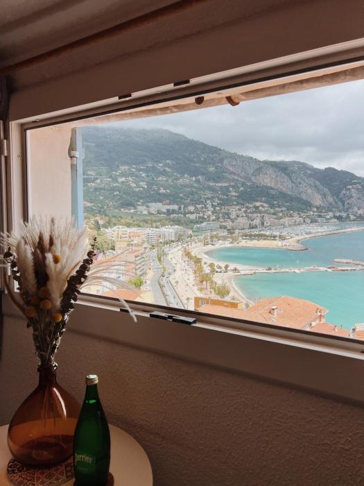 Appartement 2 pièces vue mer dans le quartier historique de Menton