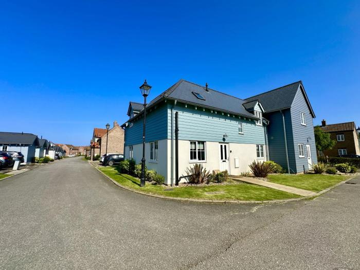 Aubergine Cottage - Part of the The Bay Filey Holiday Village with pool, gym and direct beach access, pub, restaurant, tennis and meadows walks