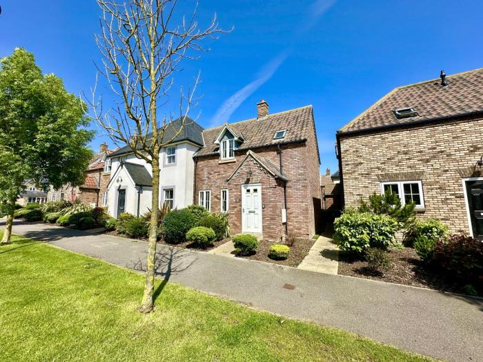 Bluebell Cottage - Part of the The Bay Filey Holiday Village with pool, gym and direct beach access, pub, restaurant, tennis and meadows walks