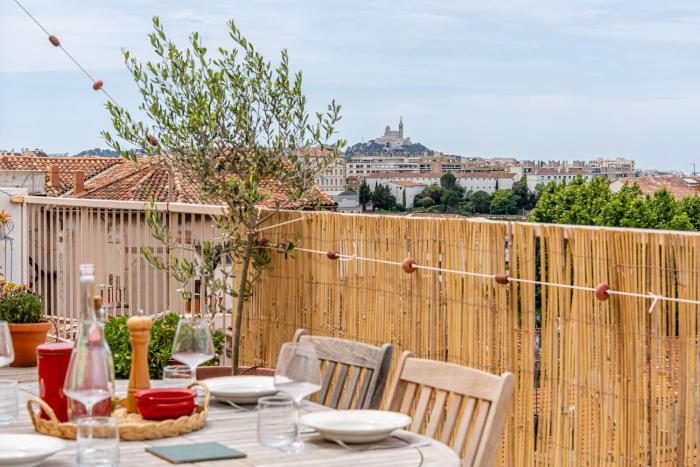 Apartment with Large Terrace and Panoramic View - 2 Bedrooms, Marseille