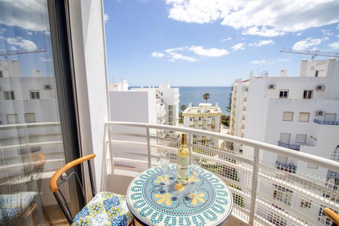 Unique 1BD Ocean View AC Wi-Fi Beach 100m
