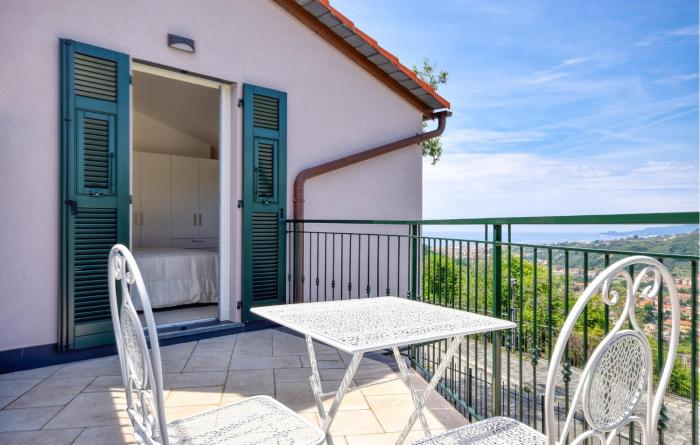 2 Bedroom Nice Home In Cogorno