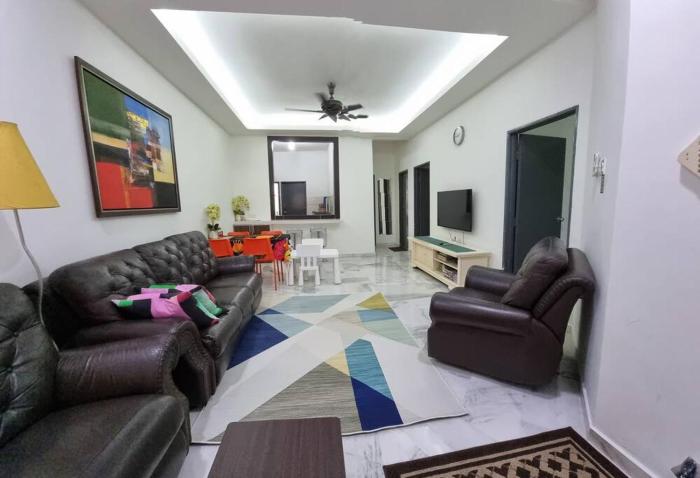 Desa Damai Homestay fully air cond and self check in #7 pax