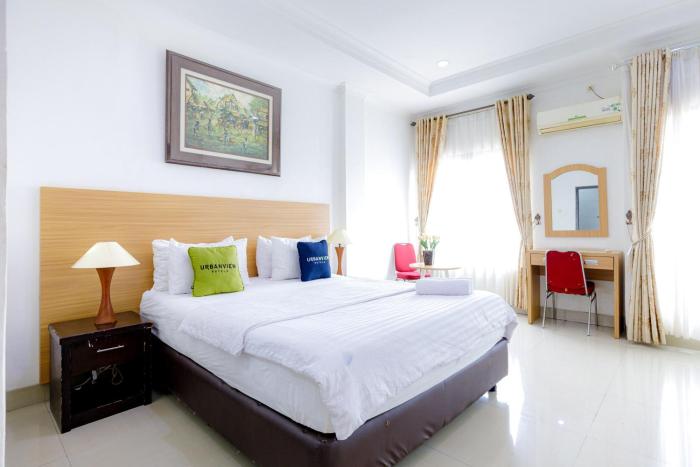 Urbanview SRB near Mall Ciputra Cibubur by RedDoorz