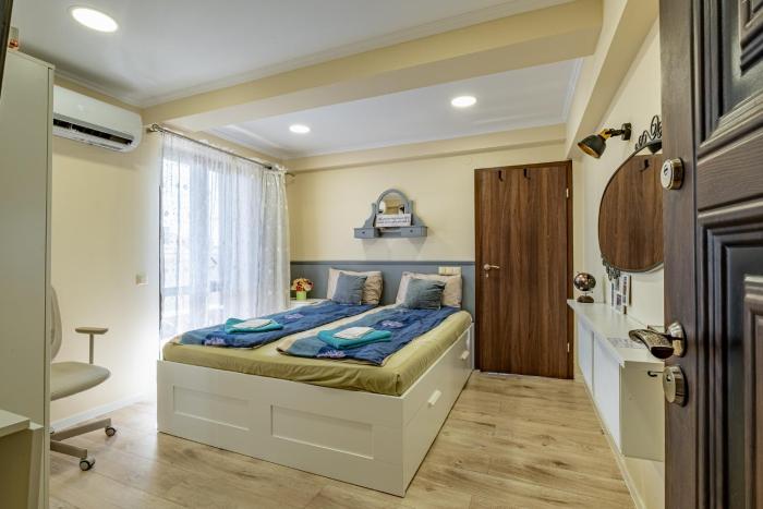 Historic Central Place with paid Parking