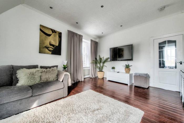 GuestReady - Modern 2BR Home on the Royal Mile!