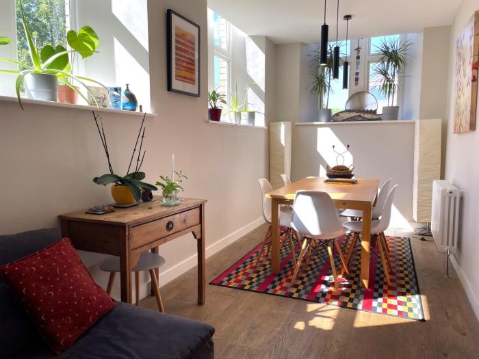 Hampton Hall - Wonderful Converted Home in Redland