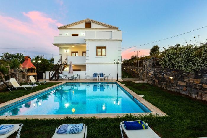 Villa Eleftheria 5 bedrooms, swimming pool in Panormo