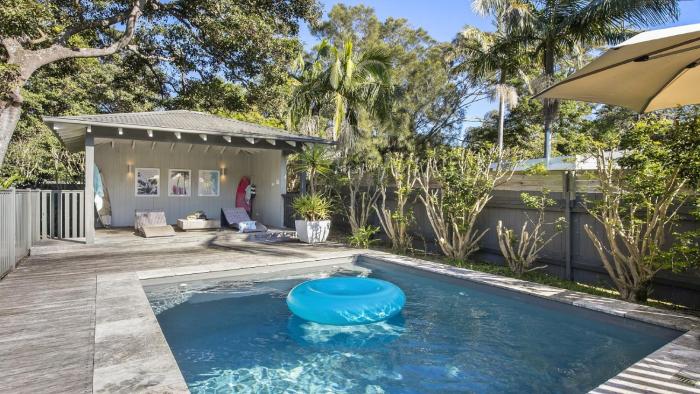 Plunge Pool and Flat 100m Walk To Beach