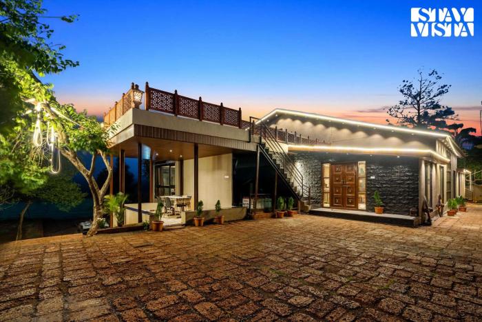 StayVista at Bela Mansion 8 BHK - Pet Freindly Villa