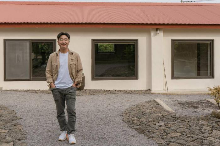 HacheonBaramJip Angeori Stay Curated by Actor Ryu Seungryong