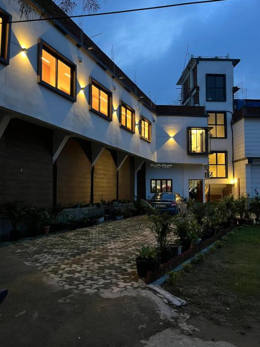 Konwar Inn & Suites