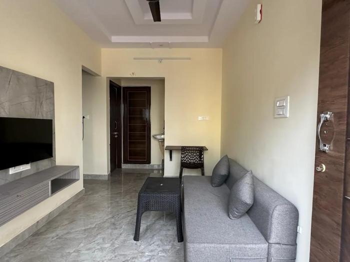 Cozy Room 1Bhk with Lift 103