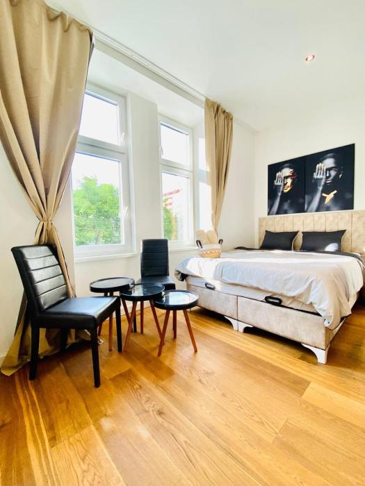 Elegant 2BR Apartment with Balcony Near Millennium City