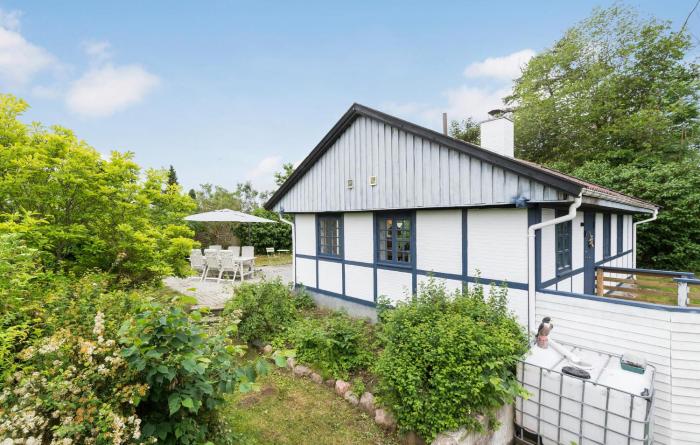 3 Bedroom Beautiful Home In Ølsted