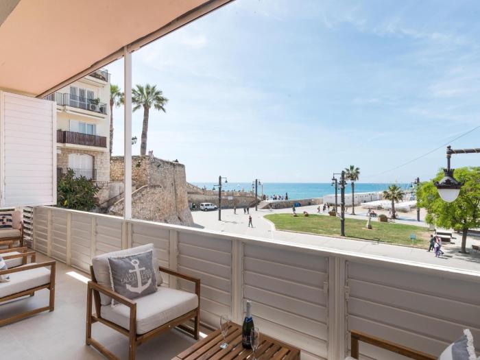 Sitges Spaces Seaside Paradise, Beachfront