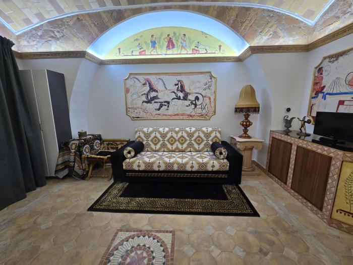 The Etrurian Rapsody