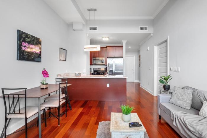 Nice 1BR Luxury Flat - Pool & Gym